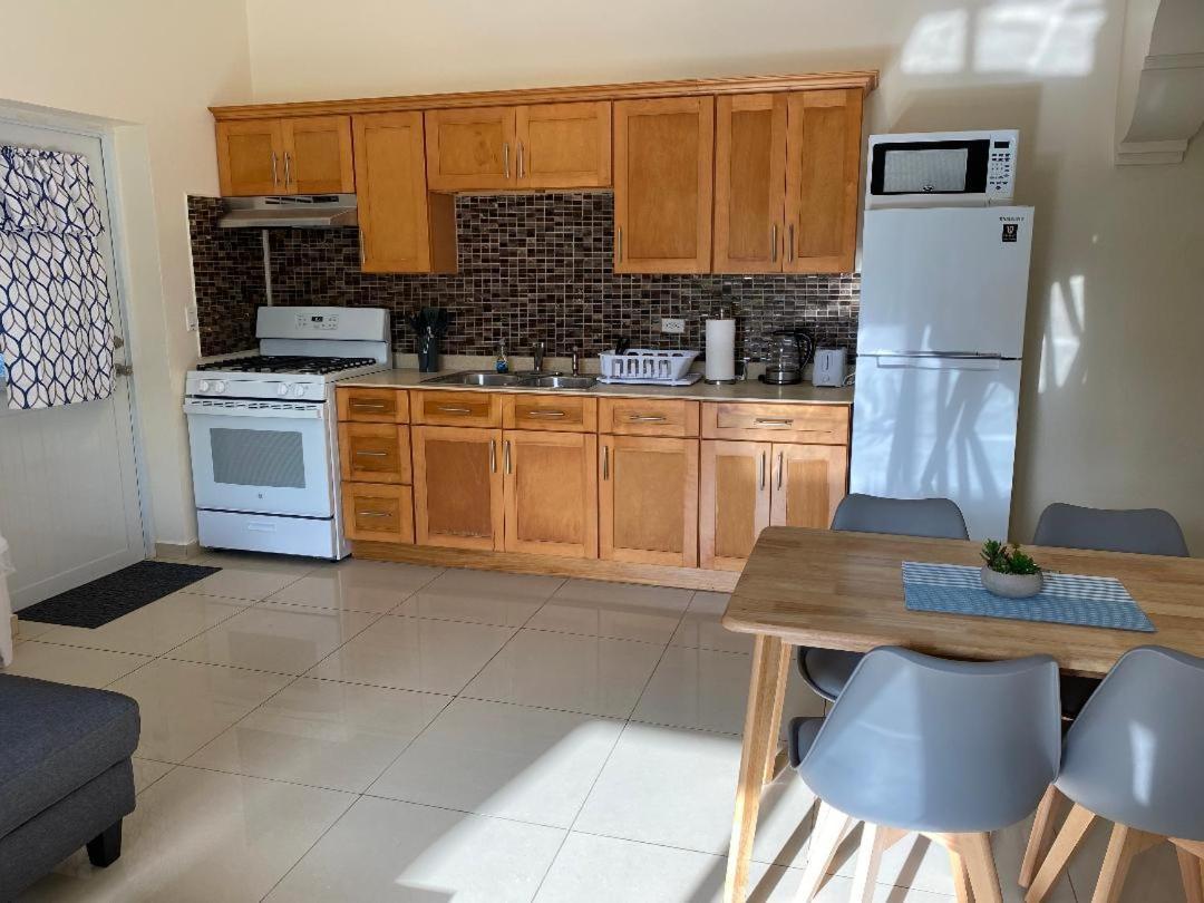 Lovely 2 Bedroom Apartment In Quiet Neighborhood! Philipsburg  Esterno foto